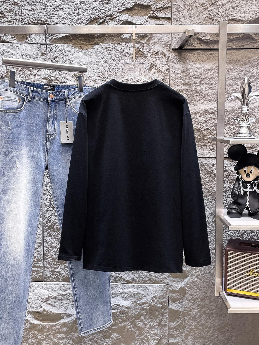 AMIRI Cherub Script Graphic Long‑Sleeve Tee