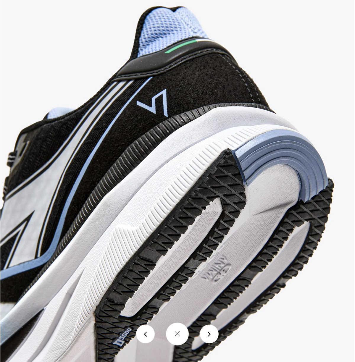 Women's Atomo V7000