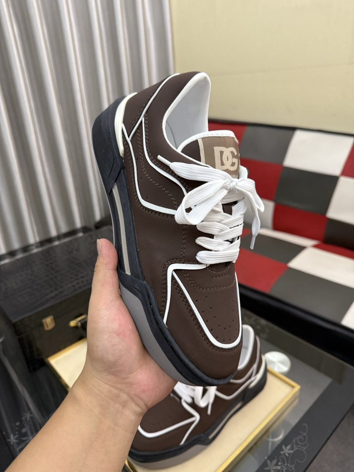 Dolce & Gabbana Brown Piped Low-Top Sneakers