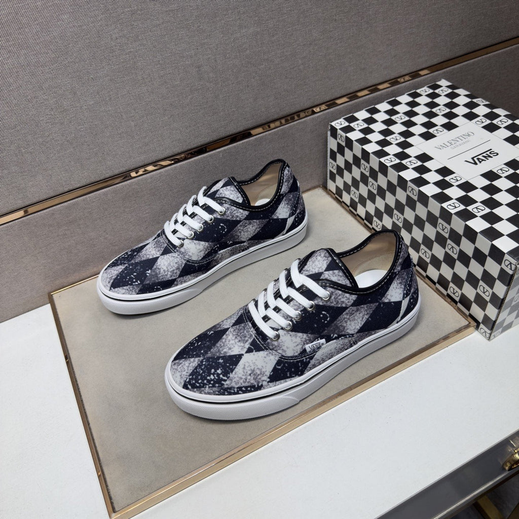 Vans Men's Geometric Patchwork Low-Top Sneakers - Black, Navy, White & Grey