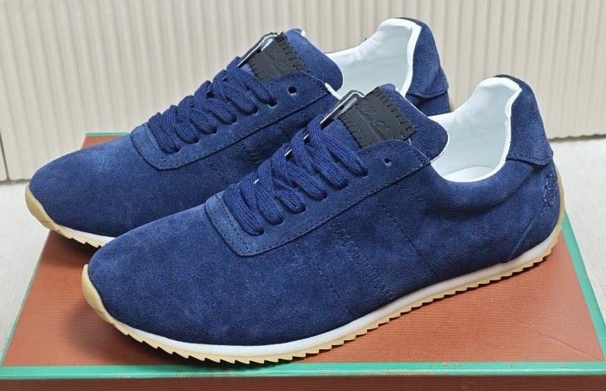 Navy Blue Low-Top Casual Sneakers
