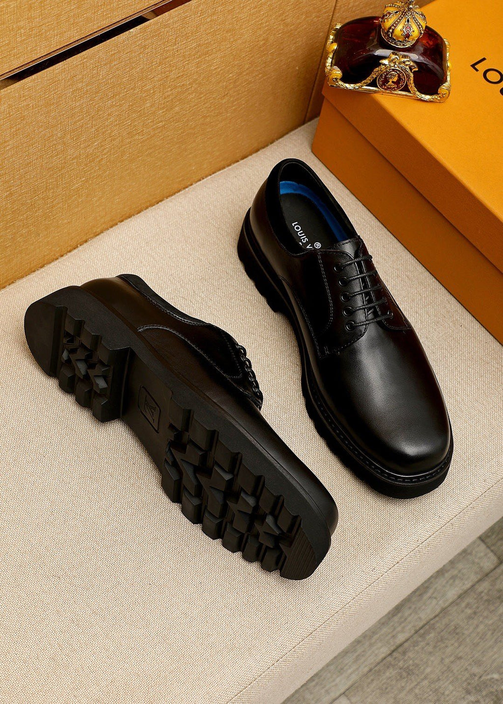 Louis Vuitton Black Lace-Up Business Shoes