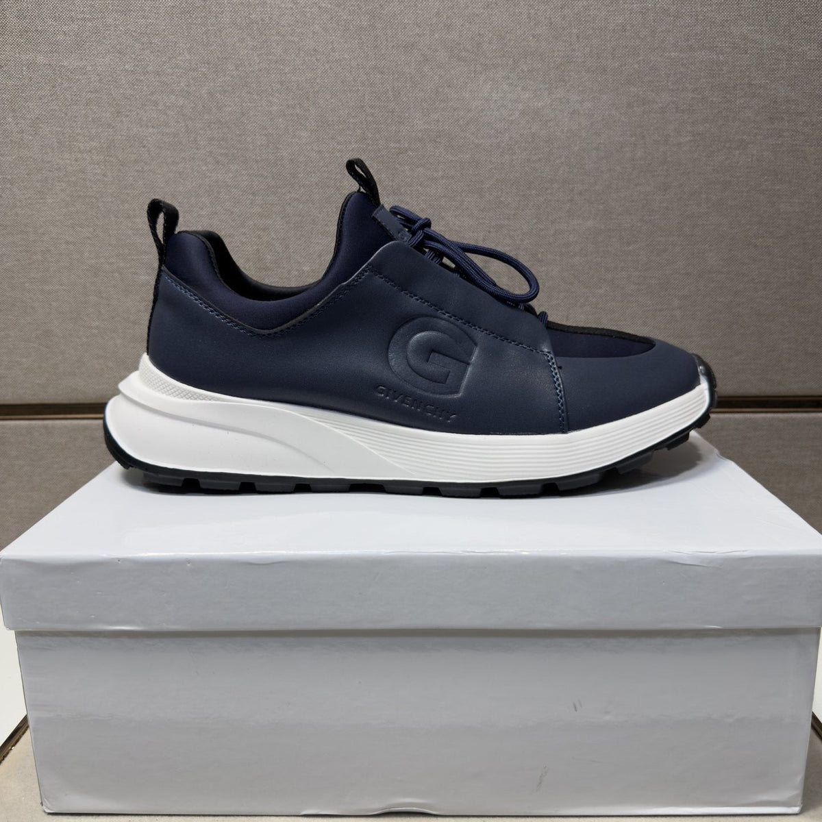 Givenchy Men's Navy Blue Low-Top Sneakers