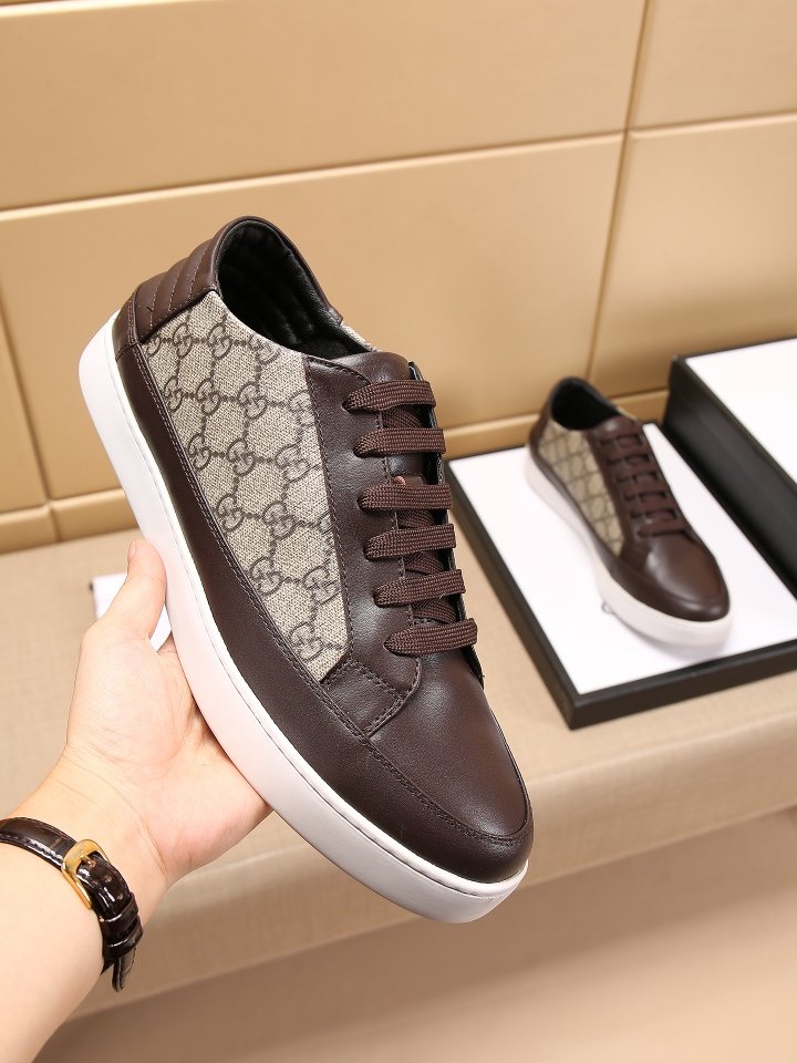Gucci Men's Monogram Panel Low-Top Sneakers - Contrasting Sole With Textured Tread