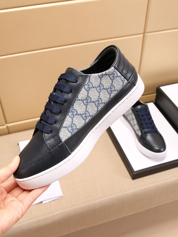 Gucci Men's Monogram Panel Low-Top Sneakers - Contrasting Sole With Textured Tread