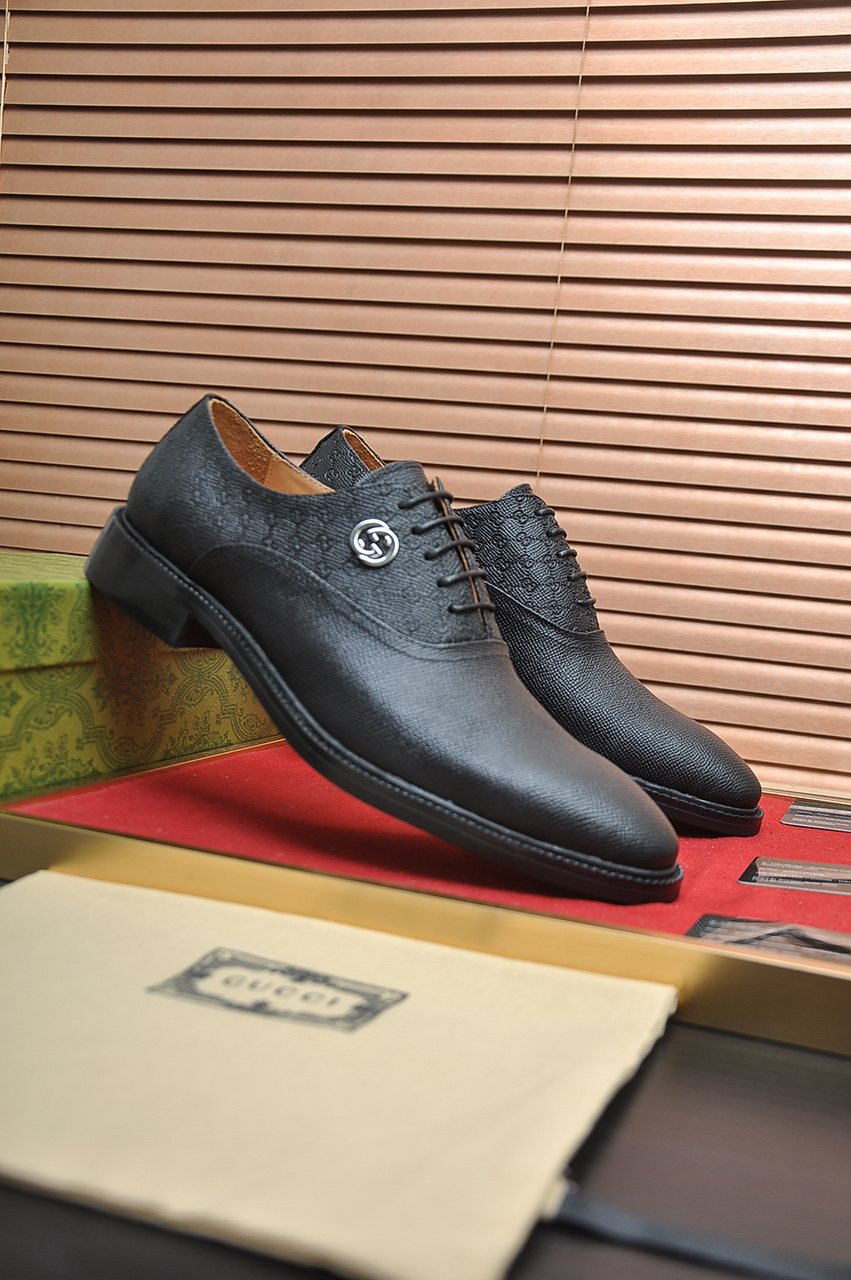 Gucci Textured-Panel Lace-Up Dress Shoes