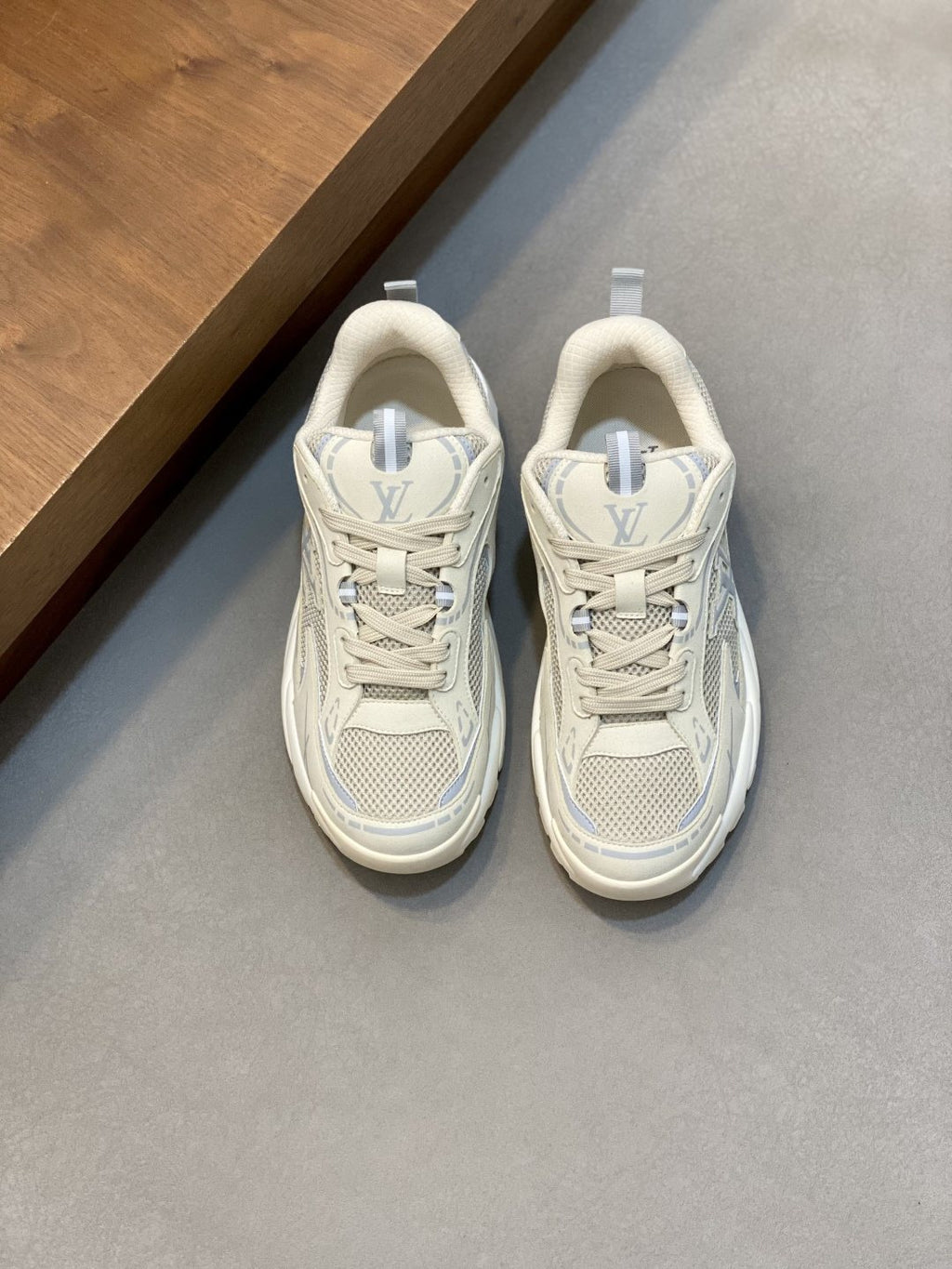 Louis Vuitton Run 2.0 Sneakers