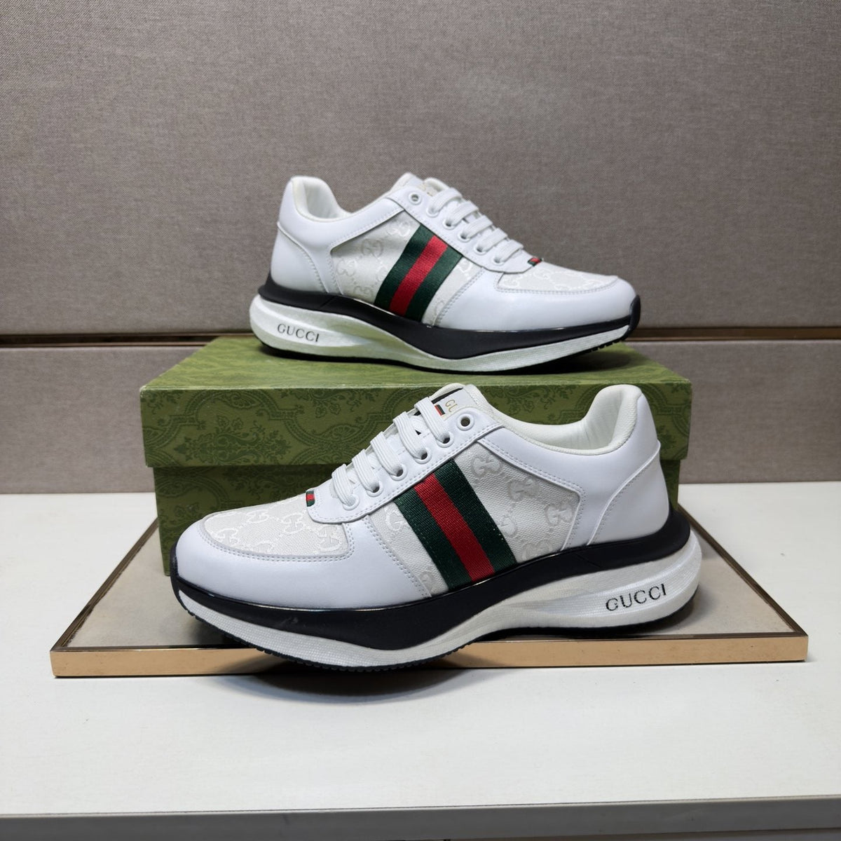 Gucci Stripe Low-Top Sneakers