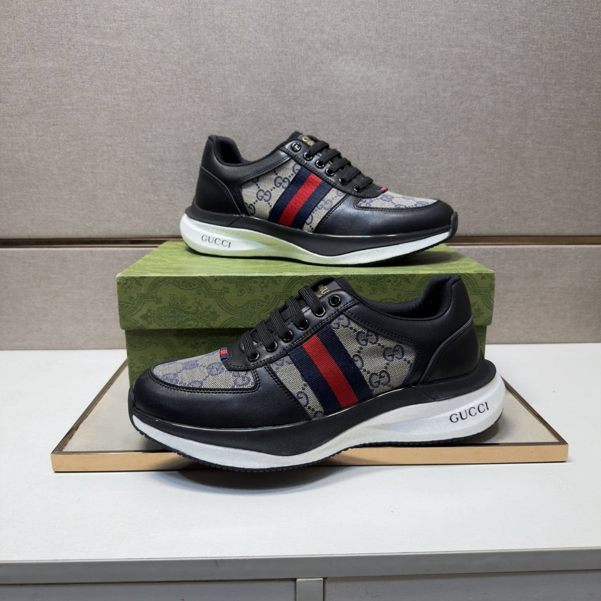 Gucci Stripe Low-Top Sneakers