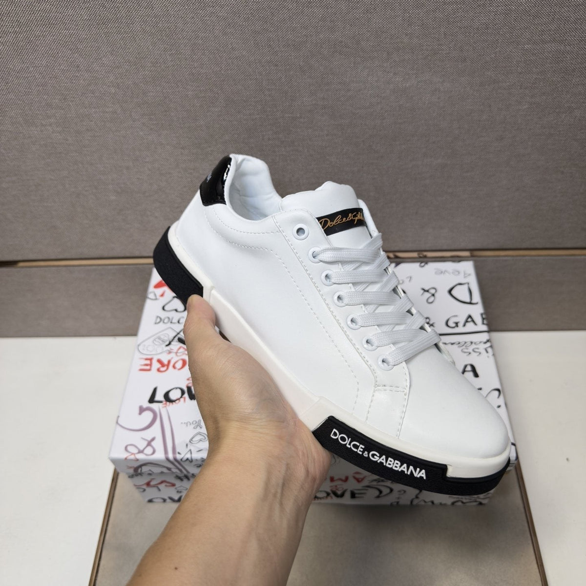 Dolce & Gabbana Men's White Black Low-Top Sneakers