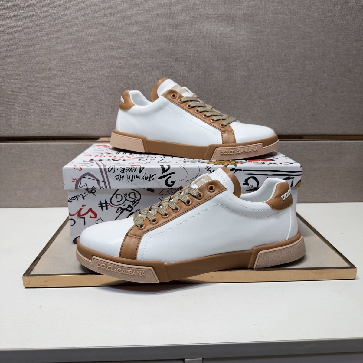 Dolce & Gabbana Men's White Black Low-Top Sneakers