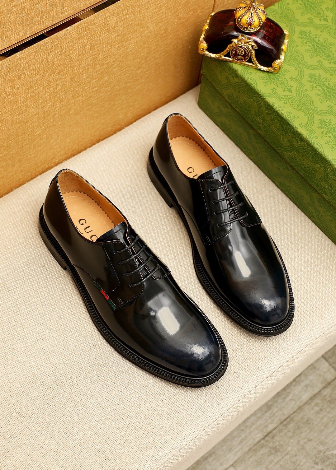 Gucci Stripe Lace-Up Dress Shoes