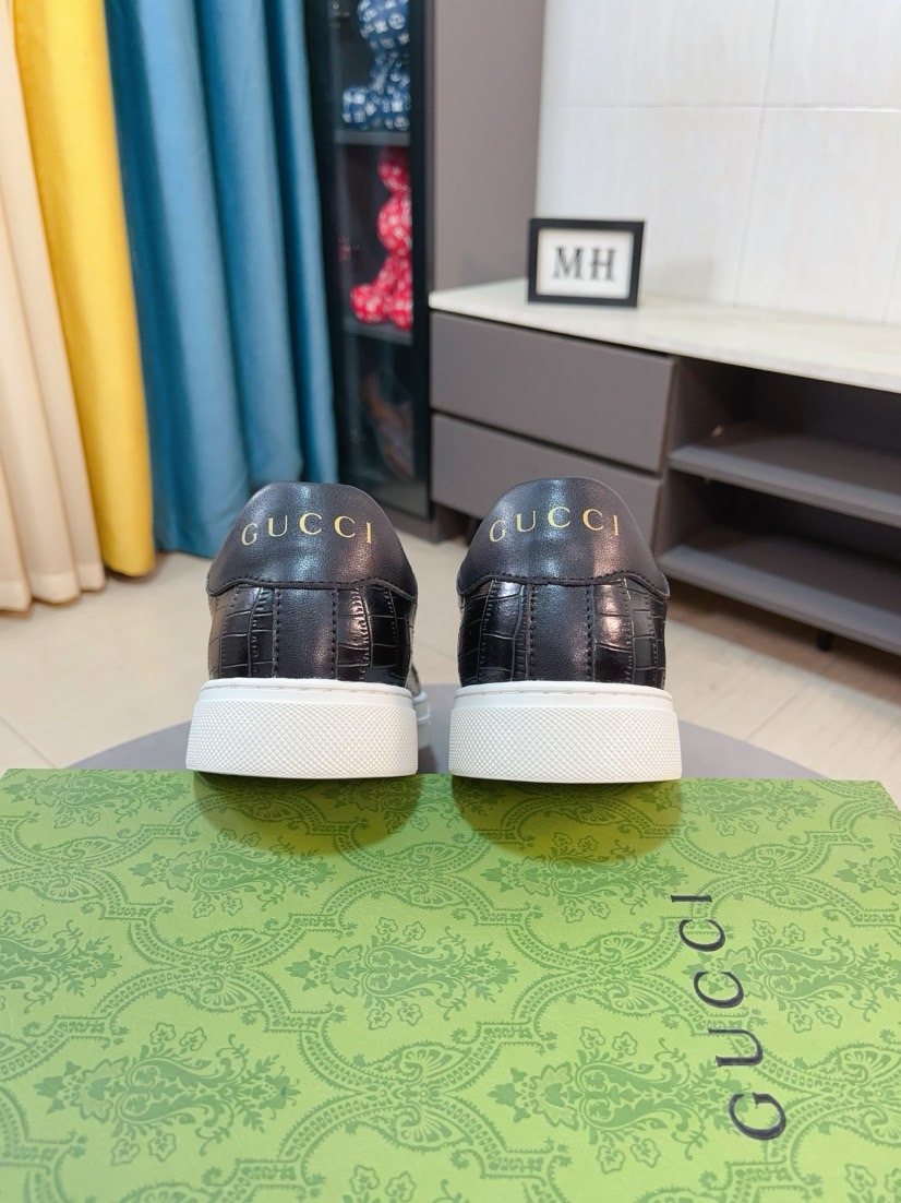 Gucci Men's Stripe Low-Top Sneakers - Leather Lining